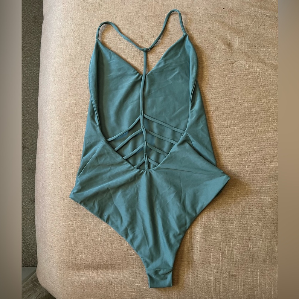Benoa One Piece